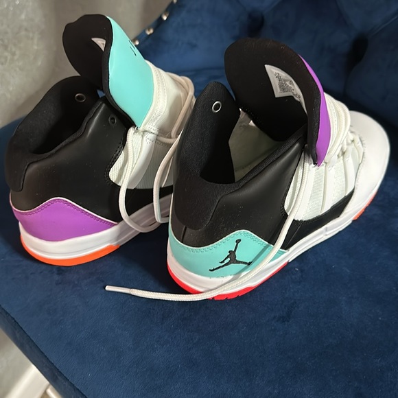 Jordan’s Max Aura Size 2.5 - Picture 4 of 5